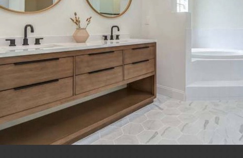 Temple Terrace House | Hidden GEM in the heart of the city!