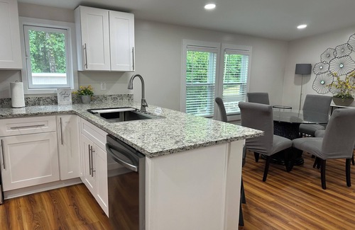 Flowery Branch House | Hidden gem near Lake Lanier, smart TV’s