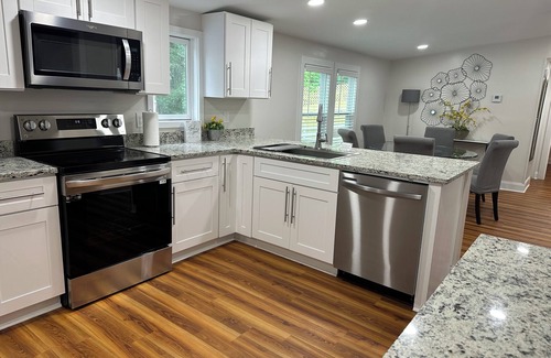 Flowery Branch House | Hidden gem near Lake Lanier, smart TV’s