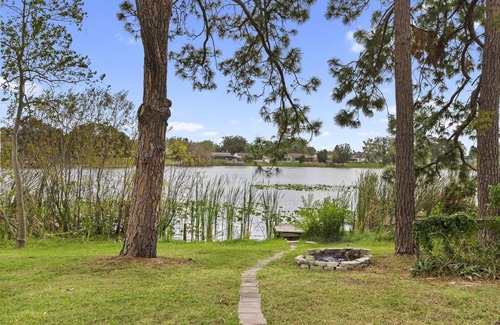 Citrus Park House | Hidden Gem On a Lake! 3 Bedroom Overlooking Water!