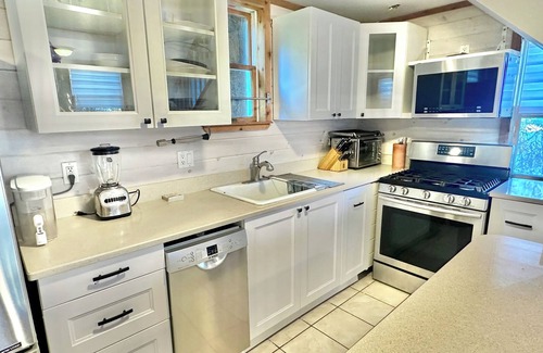 Town of Southampton Cottage | Hidden gem! Southampton beach cottage