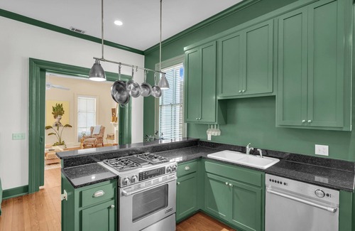 Savannah Victorian District Condo | Hidden Gem w/Incredible Outdoor Living + Steps to Forsyth by Lucky Savannah