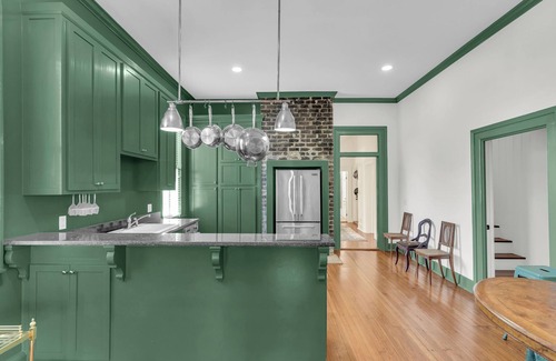 Savannah Victorian District Condo | Hidden Gem w/Incredible Outdoor Living + Steps to Forsyth by Lucky Savannah