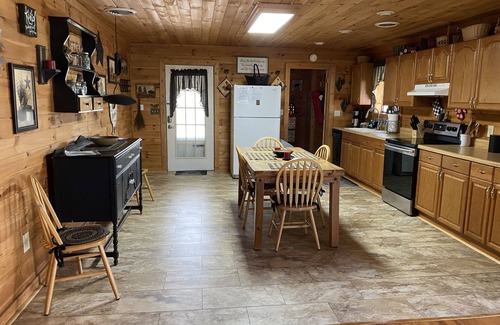 Cosby Cabin | Hidden Haven - Your secluded Mountain Sanctuary - Pet Friendly