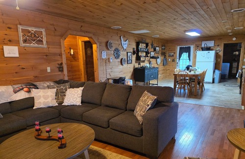 Cosby Cabin | Hidden Haven - Your secluded Mountain Sanctuary - Pet Friendly