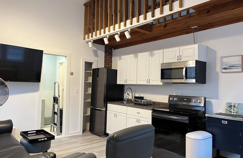 Hampton Bays Cottage | Hidden Hideaway - Close to All