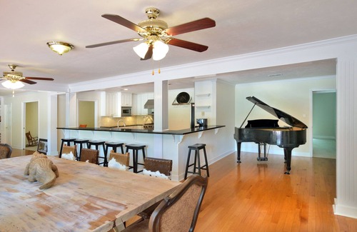 Gainesville House | Hidden Lake Sprawling Home on Private Lake with optional Guest House close to UF