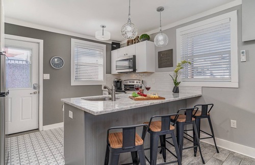 Nashville House | Hidden Pearl-3 Units-Private Patios-Near Broadway