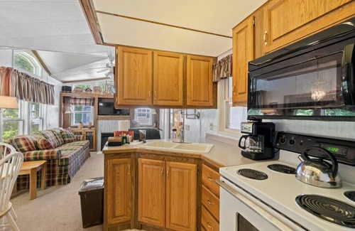 Sylva House | Hidden River Gem, Mountain Views, Fishing, and Hiking