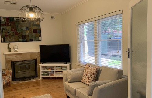Tanunda House | Hide away or enjoy the nearby Barossa