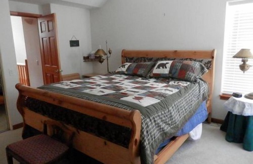 June Lake Condo | Hideaway Down Canyon #110, End Unit close to June Mtn