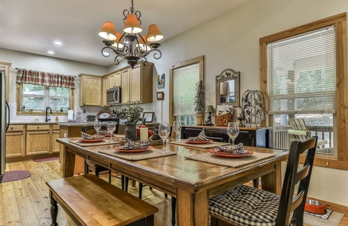Ellijay Cabin | Hideaway in the Woods - Overton Lodge