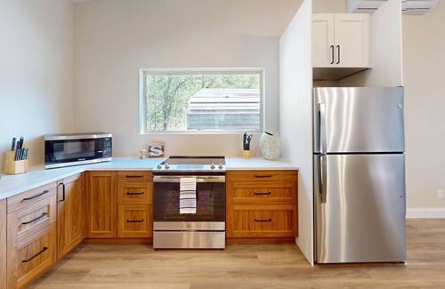 Hochatown Cabin | "Hideout" New 1 Bedroom on 8 Acres. Hot Tub & More!
