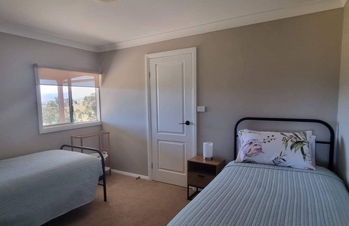 Kootingal Cottage | High Country cottage with beautiful views