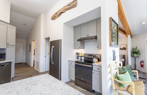 Seven Devils House | High-Elevation Luxury Retreat