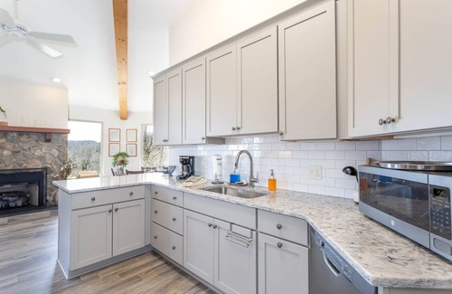 Seven Devils House | High-Elevation Luxury Retreat