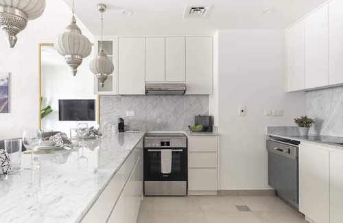 Umm Suqeim 3 Apartment | High-end 1BR with Pool Views in Madinat Jumeirah!