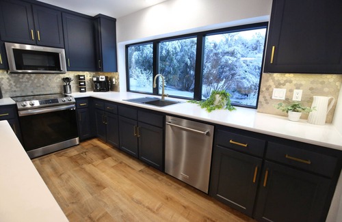 Oakhurst House | High End A-Frame - Hot tub - Awesome Views - Yosemite - Bass Lake - EV Charger