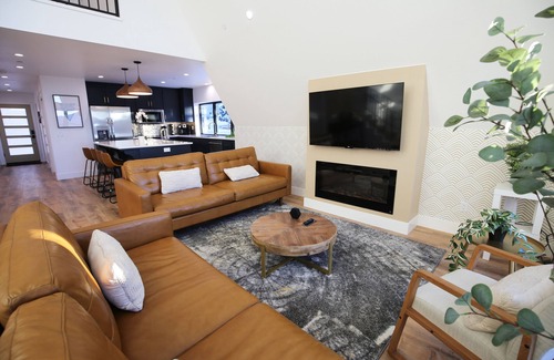 Oakhurst House | High End A-Frame - Hot tub - Awesome Views - Yosemite - Bass Lake - EV Charger
