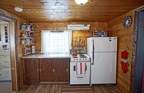Grand Lake Cabin | High End Cabin - Outdoor Dining, Firepit, Breathtaking Views, Pet Friendly