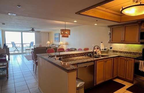 New Smyrna Beach Condo | High end complex in New Smyrna! Family friendly, directly on non-driving beach