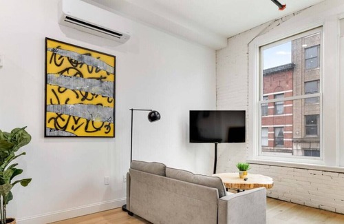 Bangor Apartment | High-End Downtown Apartment | Sleeps 4 | Gym