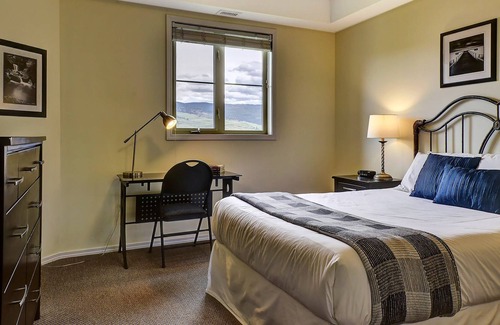 Quail Ridge Condo | High End Family Condo with Pool/Golfing/Gym
