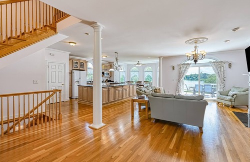 Twin Oaks House | High-end lakefront home with dock, volleyball, Ping-Pong, 2 firepits & kayaks