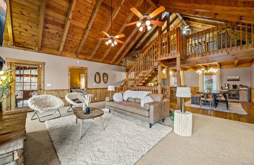 Wears Valley Apartment | High-end Luxury Cabin, Sauna, Hot Tub, Gameroom