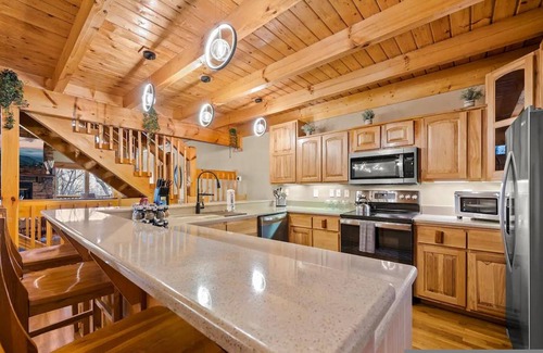 Wears Valley Apartment | High-end Luxury Cabin, Sauna, Hot Tub, Gameroom