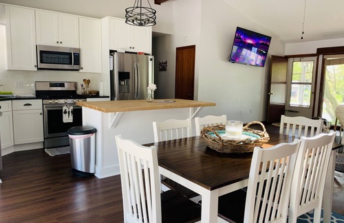 Huron House | High-End Private Pool Retreat ~ Great Location ~ Only 10 Minutes To Cedar Point!