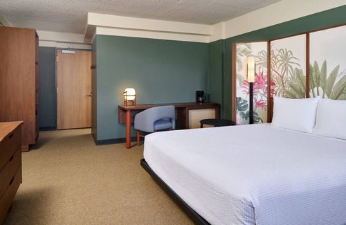 Ala Moana Hotel | High Floor City View King, Elevated Pool Views, Tranquil Koi Gardens