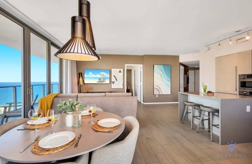 Hollywood South Central Beach Apartment | High Floor with Stunning Views | Amazing Pools
