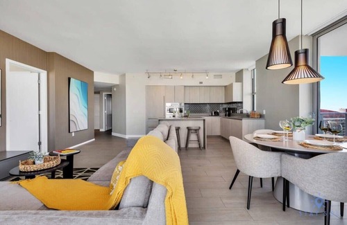 Hollywood South Central Beach Apartment | High Floor with Stunning Views | Amazing Pools