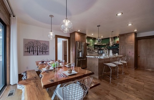 Ruidoso Cabin | High Loop | Fireplace, Hot Tub, Grill, Pool Table