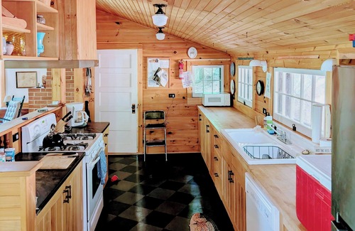 Keene Valley House | High Peaks Adjacent Family Retreat.