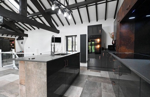 Darlington House | High Quality Fully Equipped Private Detached Luxury Home With River Views