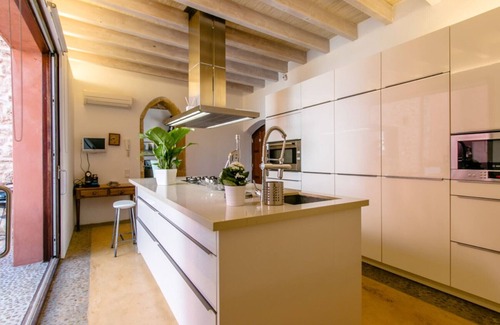 Old Town Alcudia House | High-quality house with pool and sun terrace, in the old town of Alcudia.