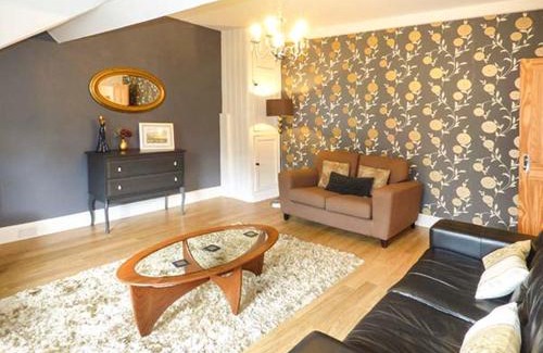 Ambleside Apartment | High Ridge