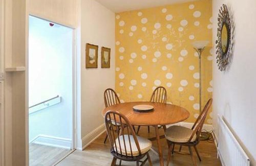 Ambleside Apartment | High Ridge
