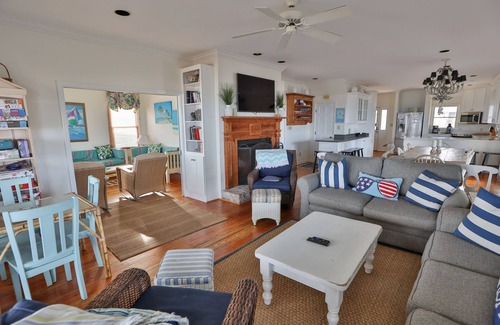 Pawleys Island House | High Tide - Beachfront Home in "Arrogantly Shabby" Pawleys Island, SC