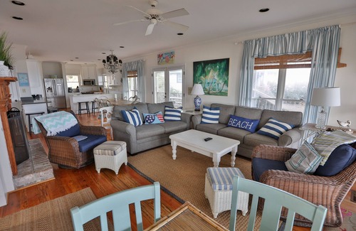 Pawleys Island House | High Tide - Beachfront Home in "Arrogantly Shabby" Pawleys Island, SC