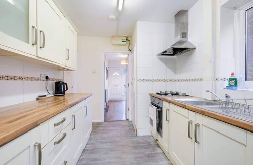 High Wycombe House | High Wycombe Home Free Parking Free WiFi Garden