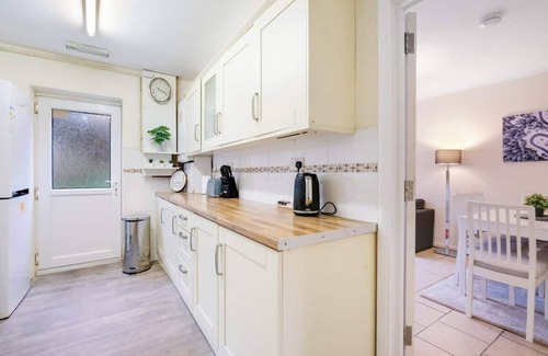 High Wycombe House | High Wycombe Home Free Parking Free WiFi Garden