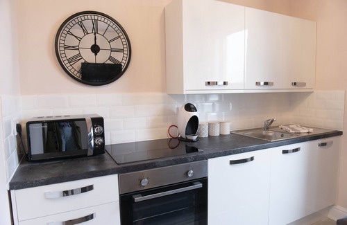 Thornton-Cleveleys Apartment | HIGHCLIFFE PEBBLE SUITE - 1 BED APT - BEACH FRONT CLEVELEYS