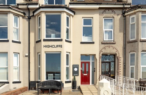 Thornton-Cleveleys Apartment | HIGHCLIFFE SEAVIEW SUITE - BEACH - PERFECT RETREAT