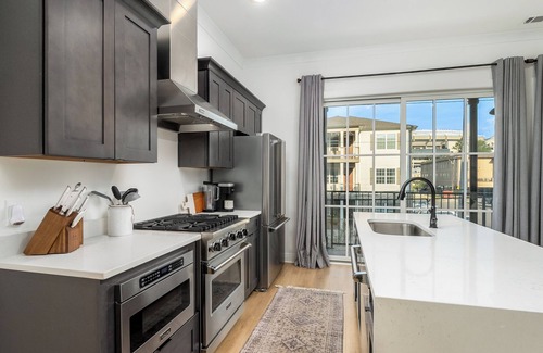 Druid City House | Highend Stadium View Home, Pool & Game Room Garage