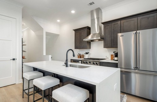 Druid City House | Highend Stadium View Home, Pool & Game Room Garage