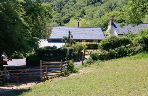 Parracombe House | HIGHER BUMSLEY BARN, family friendly, with open fire in Parracombe