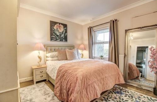 Hoole House | Highest Point in Chester: Hot Tub and Parking